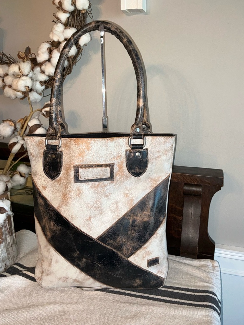 NWOT Bed Stu Italic Leather Shoulder Bag Tote Nectar Lux Black Lux MSRP $345 - Picture 13 of 14